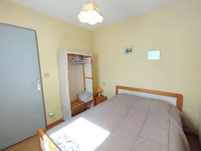 Charming 1BR Apartment, 6 Sleeps, Balcony, Near Gondolas, Parking, 2* Rating - Image 5