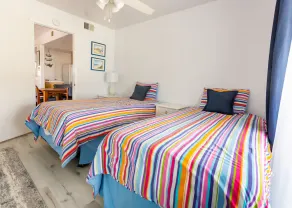 Bra lägenhet i Mission Beach bara ett kvarter från havet och steg till bukten. - Image 4