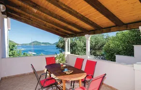 Six-Bedroom Holiday Home In Sipan - Image 5