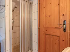 Cosy group accommodation near the ski lift - Image 3