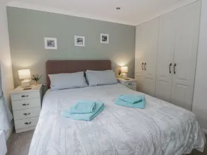 SEACROFT, pet friendly, character holiday cottage in Kilgetty - Image 5