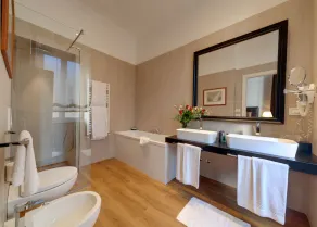 Luxus, elegant, zentral, komfortabel, komplett renoviert, CasaGiovanni - Image 3