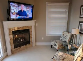 Amazing Location! One Block from the Beach! - Image 2