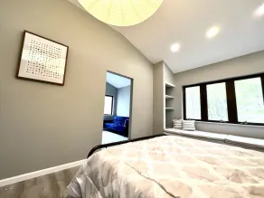 Modern Spacious Retreat right next to Purdue & Nature, full size 14-game Arcade! - Image 4