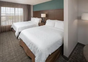 Cozy and Laptop-friendly Studio | Pool & Gym. - Image 5