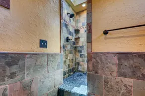 Nyrenoverade 3 sovrum 2 badrum Hem med uppvärmd pool och jacuzzi, nära till allt! - Image 3