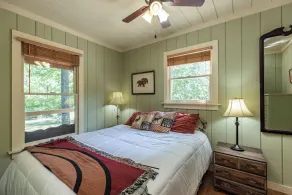 Twin Creeks Cabin - RIVER FRONT! *Hot tub* 4 acres! Pets OK - Image 5