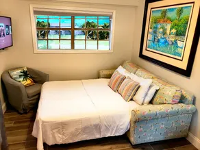 Oasis! PRIVATE Suite, HEATED Pool 5min to Beach, Mall, Stadum, PGA - Image 5