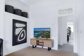 West end Charm 5 bed, 3km to CBD - Image 2