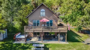 Brookside: \"A Beautiful Chalet Style Getaway on the Shore of Seneca Lake\" - Image 4