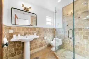 Spanish Oasis Villa with detached Full Guest House - Image 3