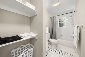 1BR/1BA Studio - Image 2