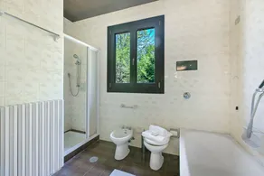 Three Lakes Villa Varese - Garden and Parking, Buguggiate, Italy - Image 4