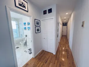 Sun Drenched Penthouse with Million Dollar View - Image 2