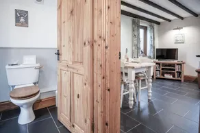 The Brambles - 2 bedroom Cottage - Llanteg - Image 2