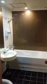 Midas Hotel - Image 2