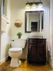 #2 Quaint apartment - Image 4