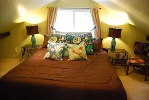 Alderbrook Area Waterfront Beach Cottage, All Season Escape- Spectacular Views!! - Image 4