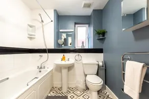 Black Moon 2 bed 2 bath Central location - Image 3
