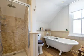 21 Scarcroft Road -  a family break that sleeps 6 guests  in 3 bedrooms - Image 4