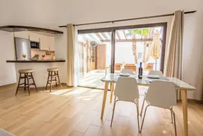 Beautiful bungalow with charm, with terrace and garden - Image 3
