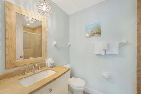 Charming Cottage with modern amenities close to beach w/ pool, beach gear, bikes - Image 2