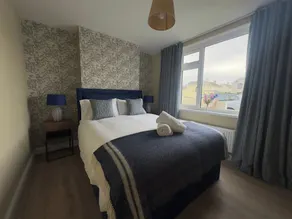 House Sleeps 8-Garden-Parking Near Barry Island - Image 5