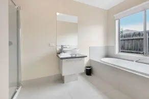 A comfortable and spacious 3 bedroom, pet-friendly home - Image 3