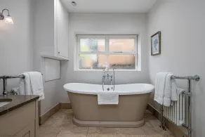 No22, Llandudno - Stylish & Cosy Period Apartment, with Hot Tub & Private Parking - Image 3