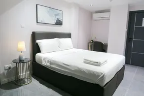 Cozy & harmonious decor Studio Apt - Image 3