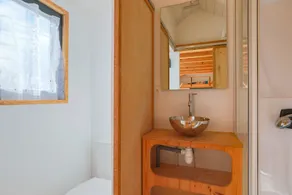 Tiny House 'Très Jolie Tout Confort' mit privater Terrasse, privatem Garten und WLAN - Image 4