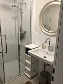 Apartamento 'Ferienwohnung Deichblick 9' com vista para o mar, varanda e acesso Wi-Fi - Image 3