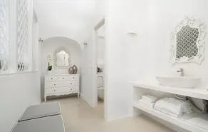 5 bedroom luxury villa with pool and sea views - Image 2