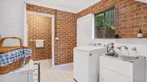 Peaceful pet friendly bushland escape - Image 2