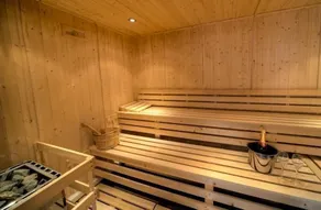 Smukt sommerhus, kun en gåtur væk fra Talland strand ... - Image 2