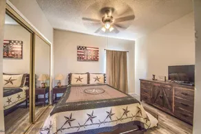 SS B11 Seele Street River Retreat - Image 3