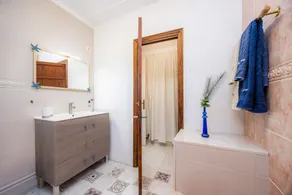 Ferienwohnung \"Mit Dachterrasse Panoramablick\" mit Bergblick, Gemeinschaftspool und WLAN - Image 4
