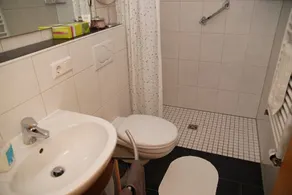 Comfortable Holiday Apartment with Private Entrance, Patio & Bike Garage - Image 2