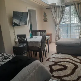 Comfy Private Home- Centrally Located, Close to Airport, Shops, Freeways, Casino - Image 4