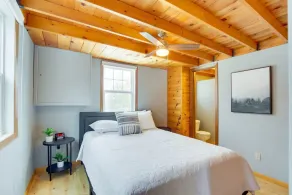 Cozy Mod Cabin On Turtle Lake! No Pets Allowed  - Image 4