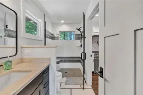 Beautifully appointed SHOWPLACE home on FLAT LOT w/250' of shoreline & HOT TUB! Come Visit \"Viewtopi - Image 3