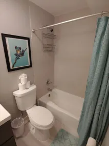 MODERN & STYLISH RETREAT - Image 4
