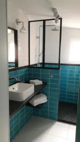 stor studio med terrass mot pool, spa i trädgården - Image 3