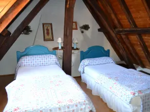 Renovated Farmhouse near 24H Le Mans with Large Yard & Volleyball Court - Image 3
