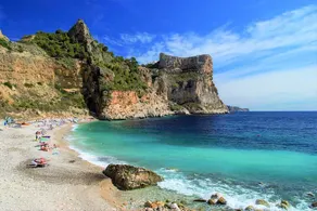 4 Bed Villa with Pool & Spectacular Sea Views - Image 5