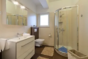 Villa recentemente rinnovata vicino a Parenzo con piscina privata e giardino. Pet-friendly. - Image 4