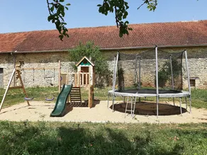 A charming stone house, completely renovated, with a swimming pool; sleeps 12 - Image 3