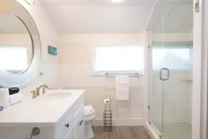 Full Renovation Amazing Spot with Views - Image 2