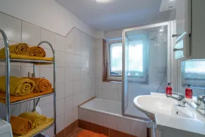 Appartement de vacances avec jardin, barbecue et terrasse - Image 4