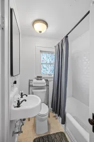 Deannies Cottage 2 Bedroom Cottage by RedAwning - Image 4